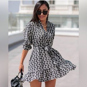 ZARA NWT RETRO PATTERN BLACK AND WHITE DRESS